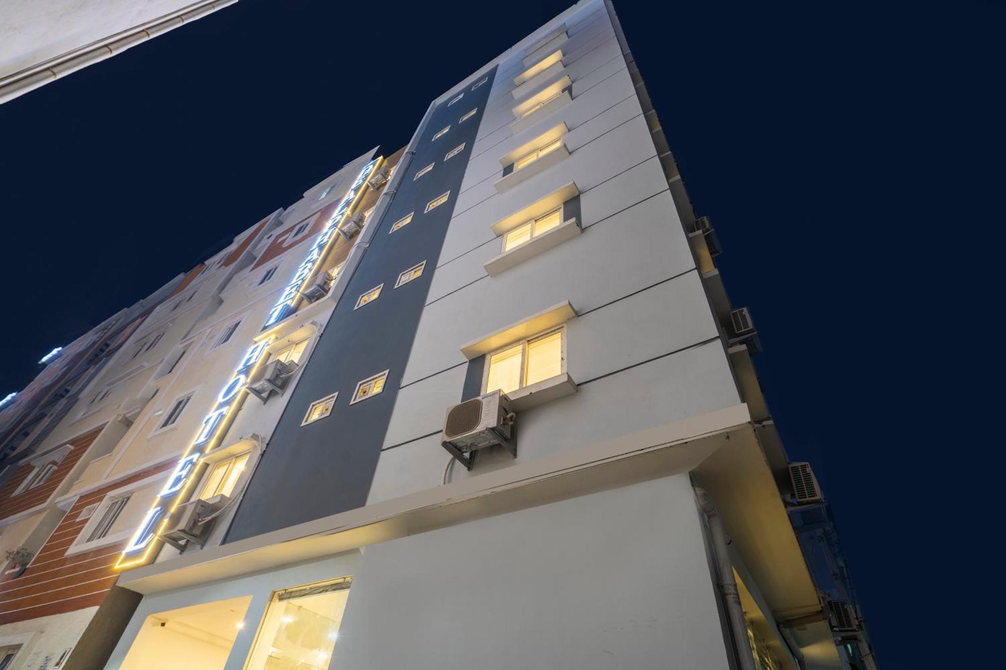 Treebo De Alphabet Gachibowli Hotel Hyderabad Ngoại thất bức ảnh
