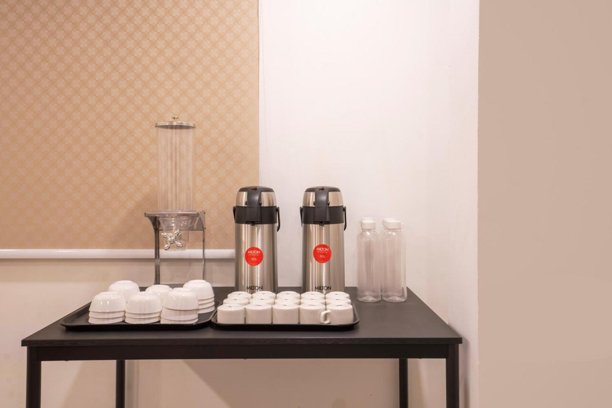 Treebo De Alphabet Gachibowli Hotel Hyderabad Ngoại thất bức ảnh