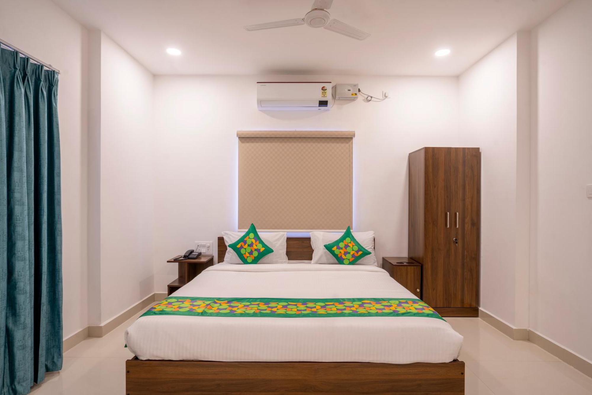 Treebo De Alphabet Gachibowli Hotel Hyderabad Ngoại thất bức ảnh