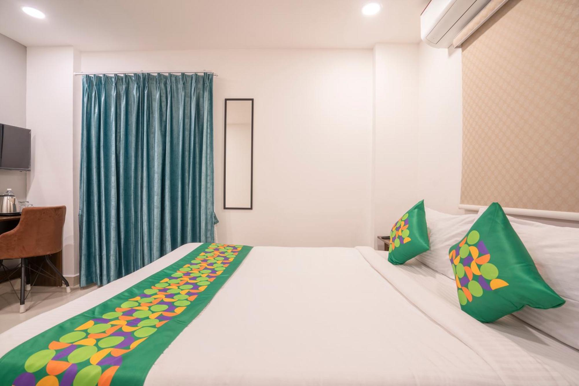 Treebo De Alphabet Gachibowli Hotel Hyderabad Ngoại thất bức ảnh