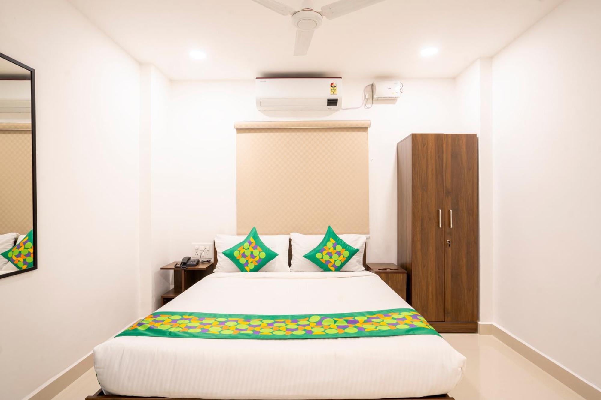 Treebo De Alphabet Gachibowli Hotel Hyderabad Ngoại thất bức ảnh