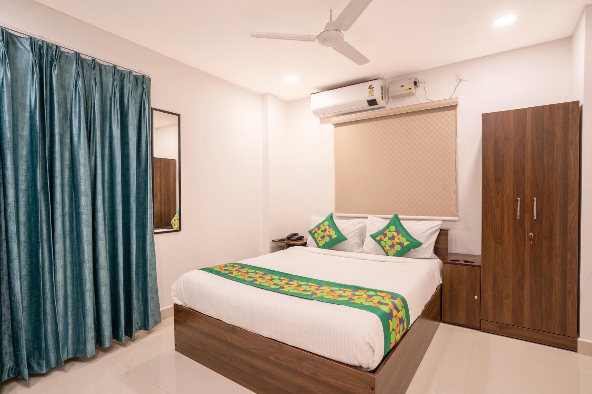 Treebo De Alphabet Gachibowli Hotel Hyderabad Ngoại thất bức ảnh